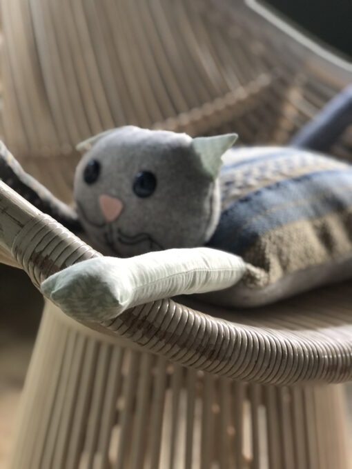 handwoven cat blue gray four legs 2