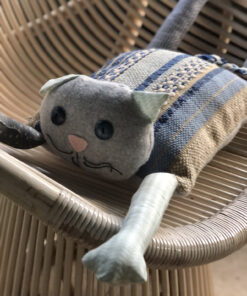 handwoven cat blue gray four legs 3