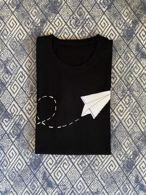 T shirt paper plane black