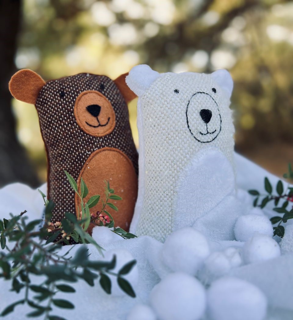 χειροποίητα υφαντά αρκουδάκια ERGANI λευκό και καφέ